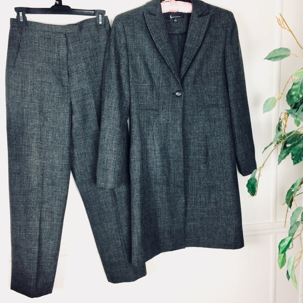 Larry Levine duster coat pant suit size 4